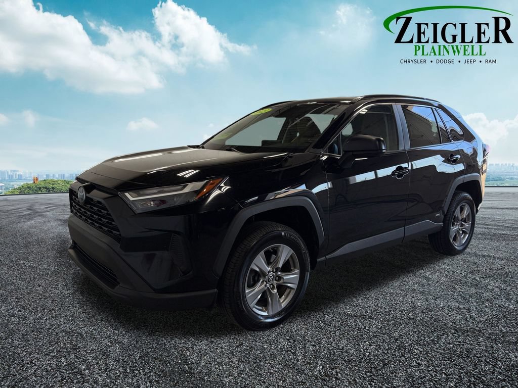 Used 2023 Toyota RAV4 LE AWD/4WD image 2