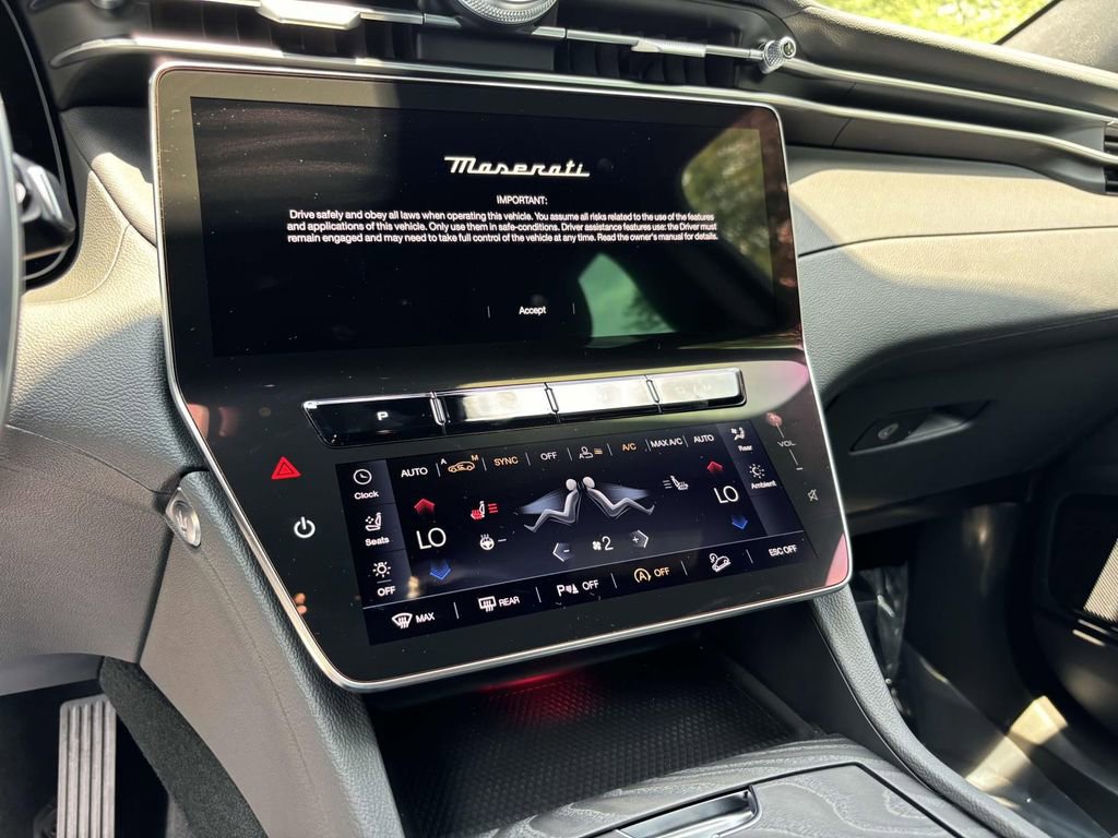 New 2024 Maserati Grecale GT image 40