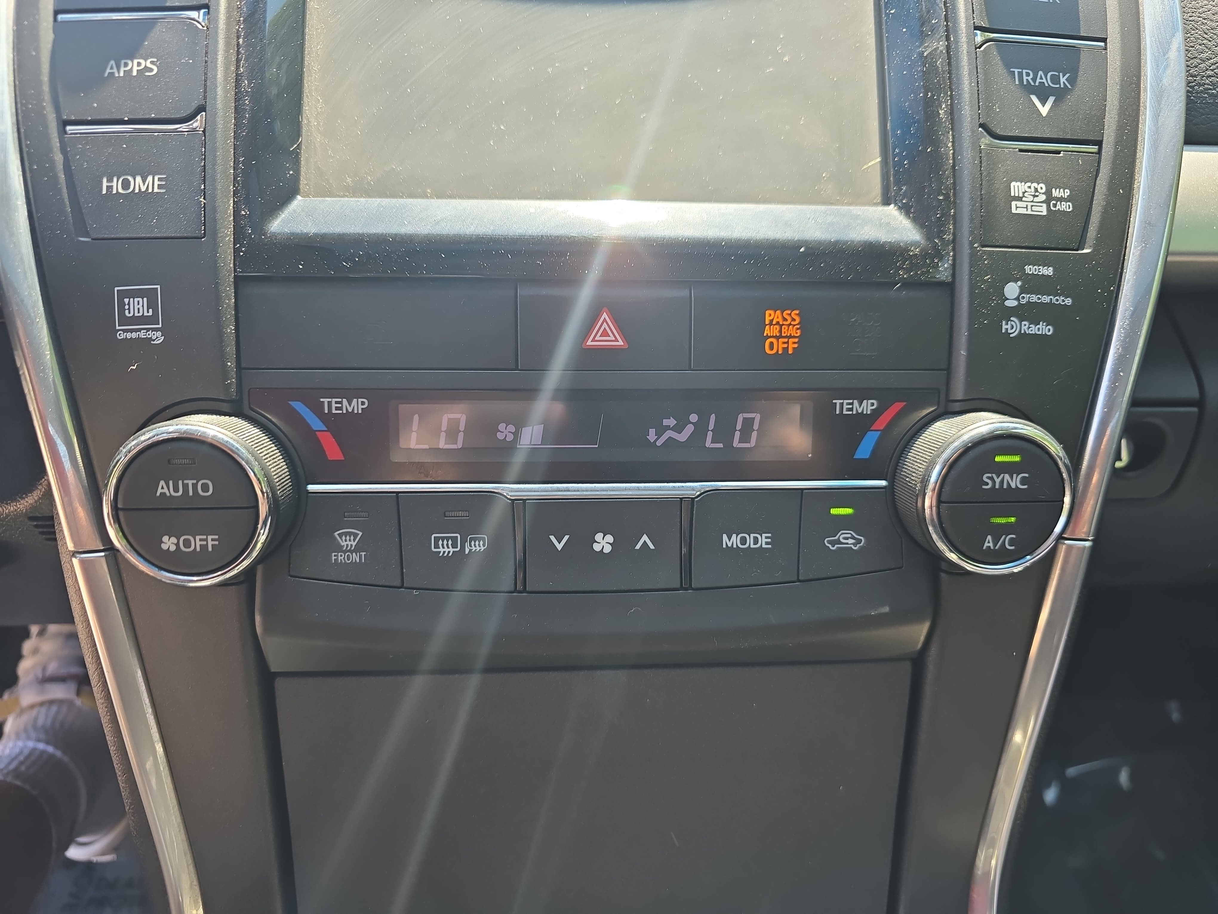 Used 2015 Toyota Camry XSE FWD image 24