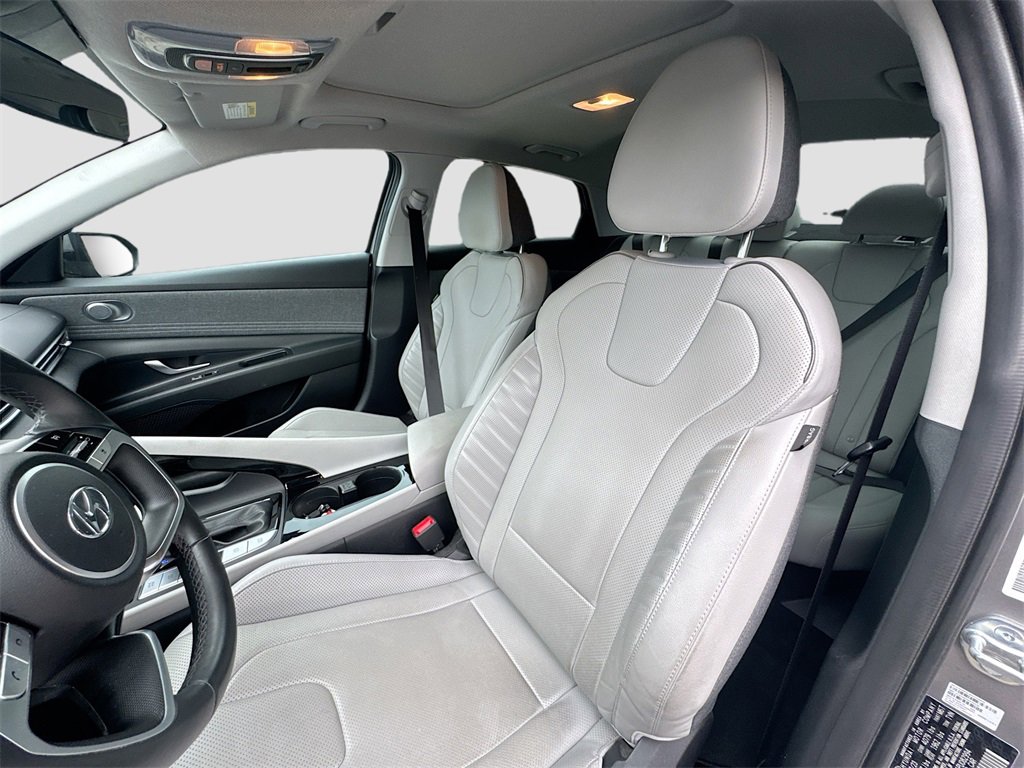 Used 2023 Hyundai Elantra Limited image 20