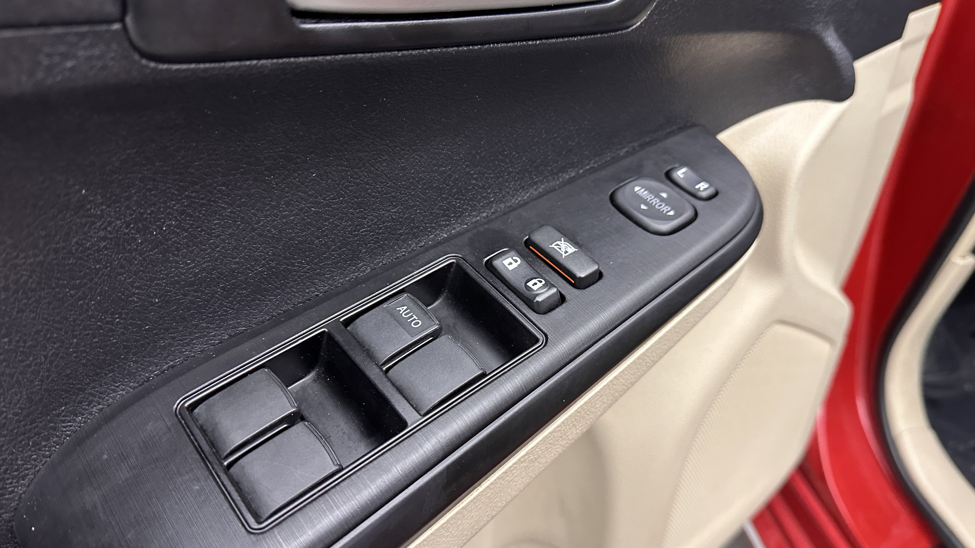 Used 2013 Toyota Camry LE image 11