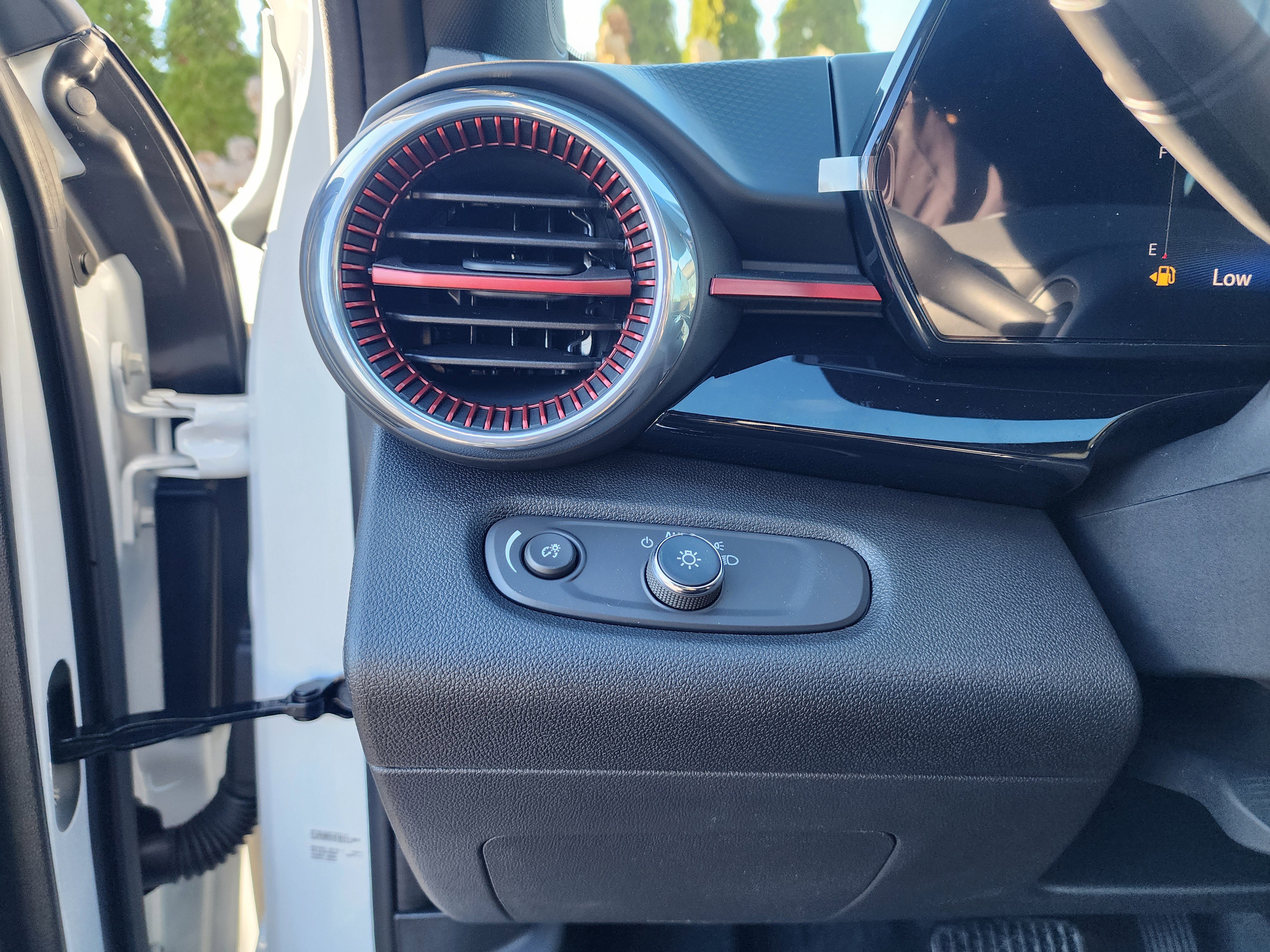 New 2026 Chevrolet Trax RS w/ Sunroof Package image 27