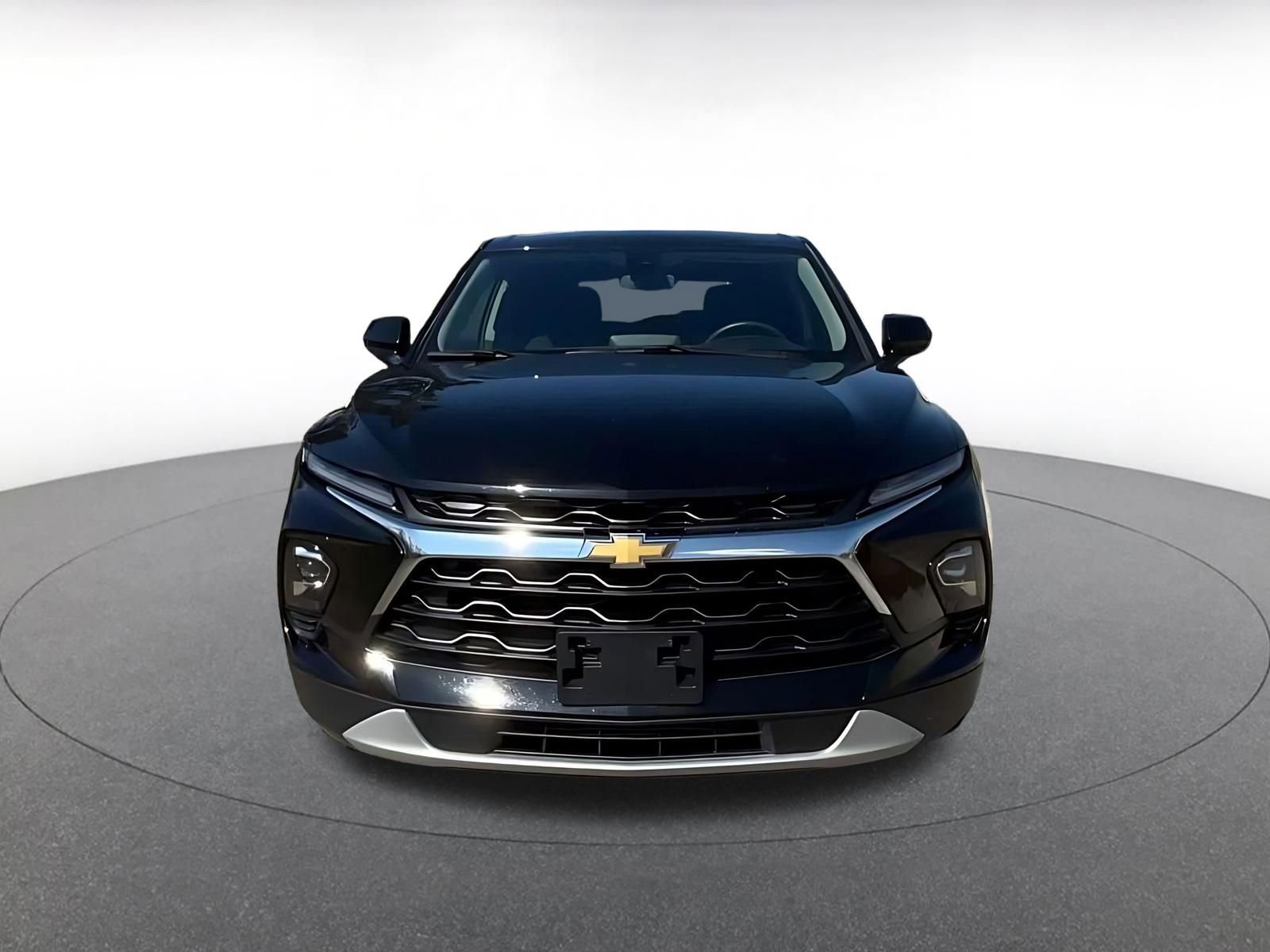 Used 2025 Chevrolet Blazer LT image 4