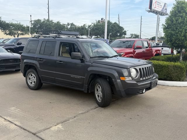 Used 2017 Jeep Patriot Sport w/ Power Value Group FWD image 3