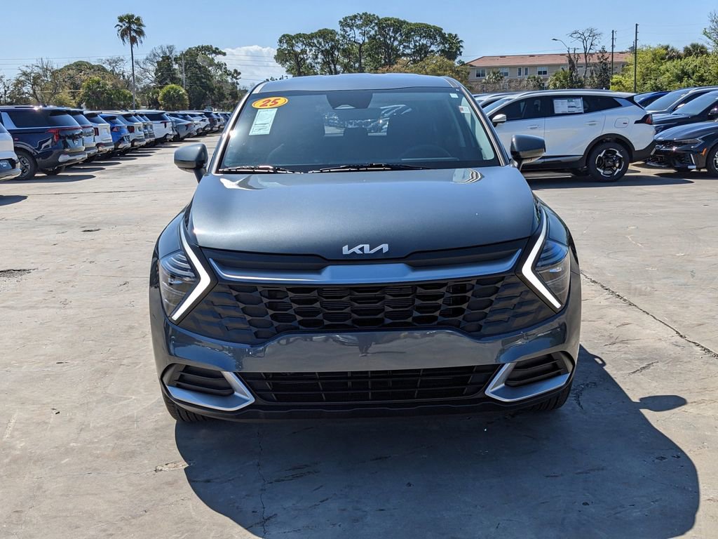 Certified 2025 Kia Sportage LX image 4