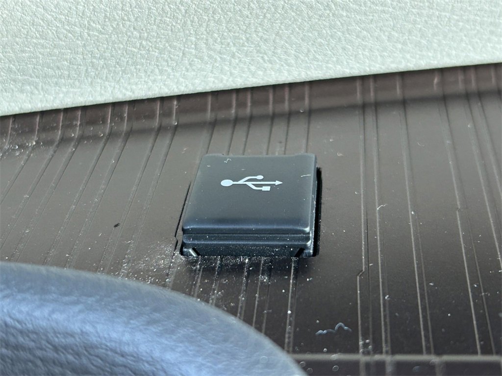 Used 2023 Toyota Sienna XLE image 37