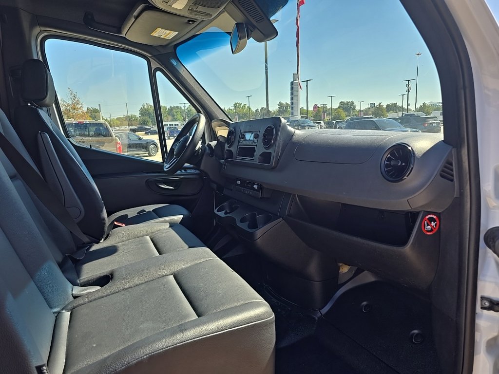 Used 2021 Mercedes-Benz Sprinter 1500 image 18