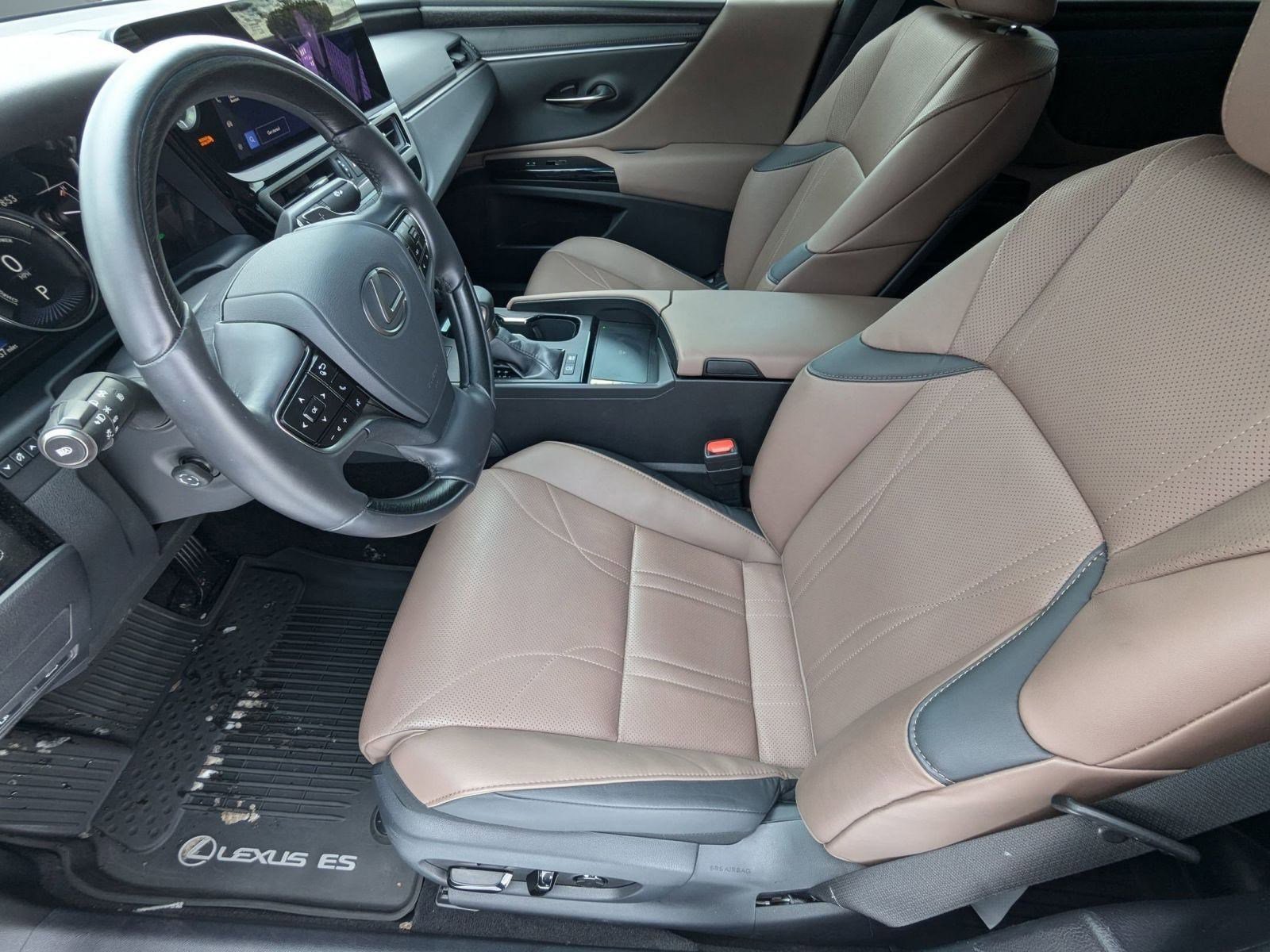 Certified 2025 Lexus ES 300h w/ Luxury Package image 5