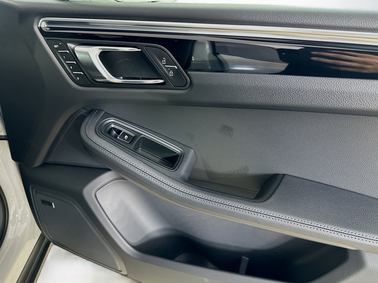 New 2026 Porsche Macan AWD/4WD image 42