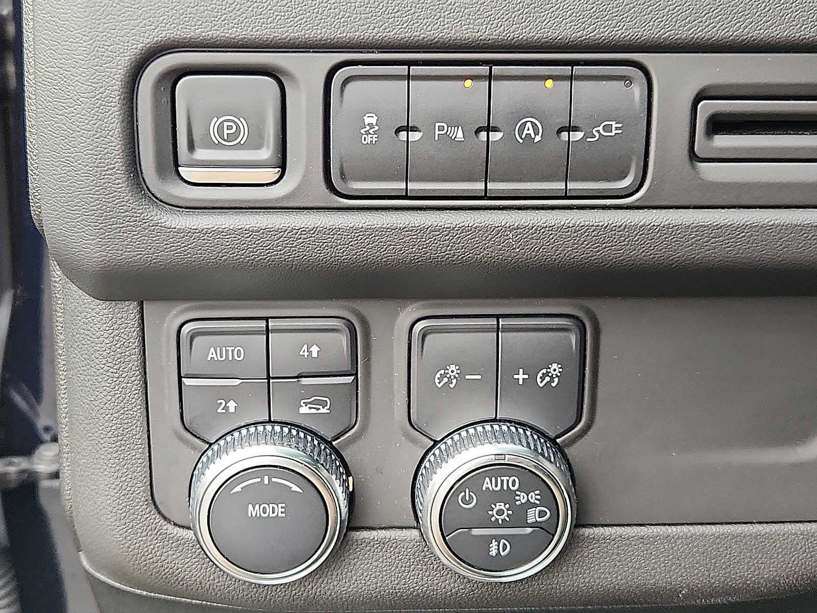 Used 2021 GMC Yukon SLE image 22