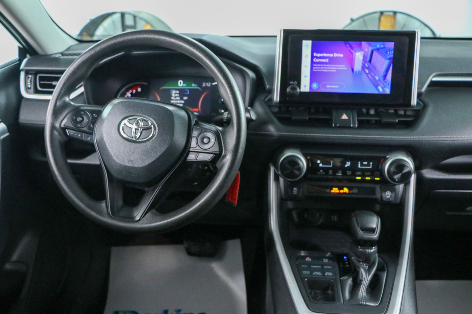 Used 2024 Toyota RAV4 LE image 17