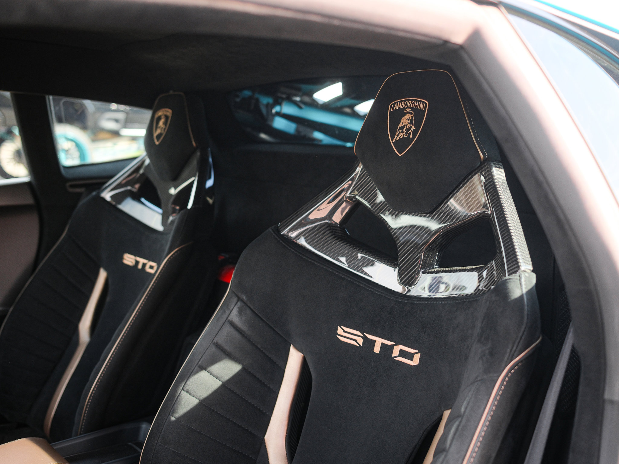 Used 2022 Lamborghini Huracan STO image 23