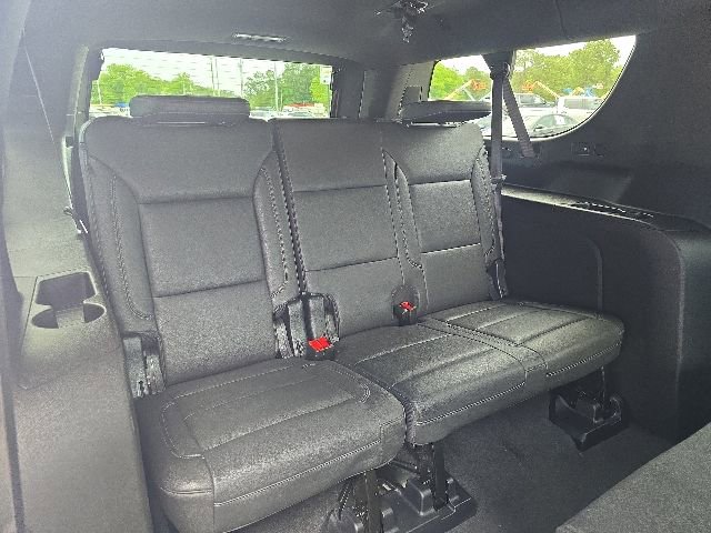 Used 2025 Chevrolet Suburban Z71 AWD/4WD image 42