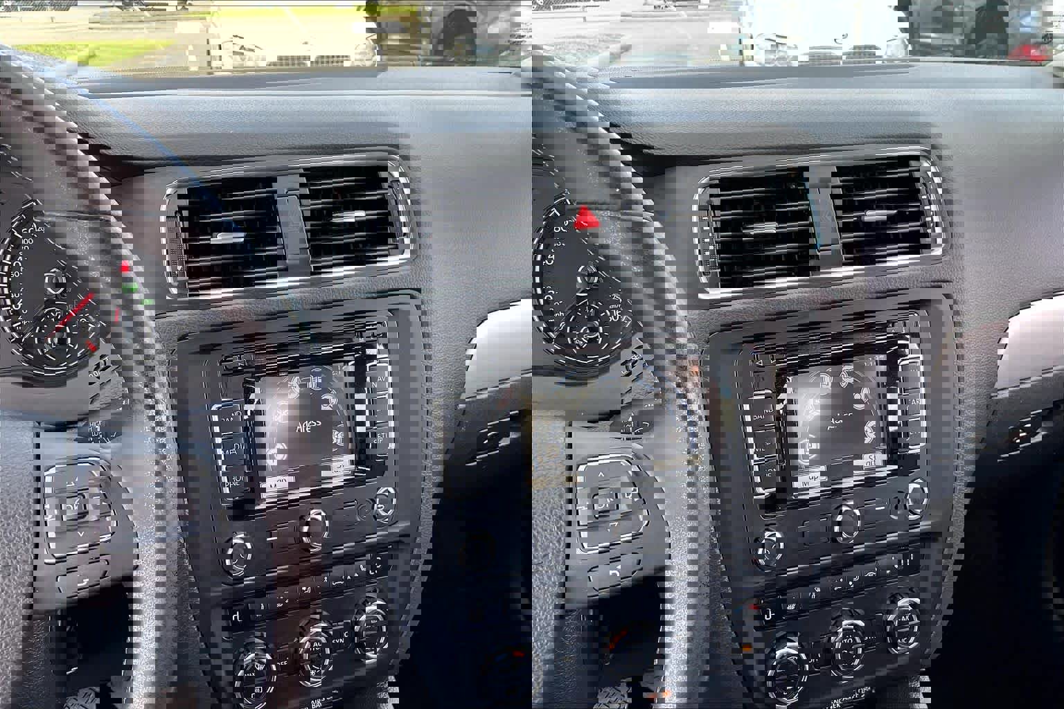 Used 2013 Volkswagen Jetta SEL image 6