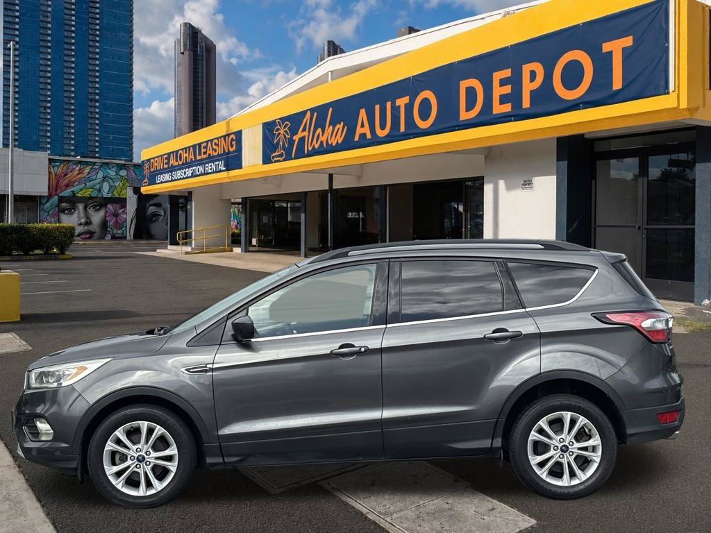 Used 2017 Ford Escape SE w/ Equipment Group 201A FWD image 2