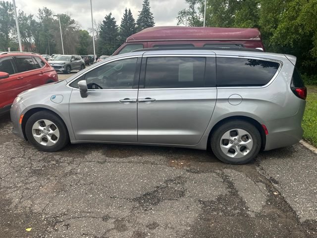 Used 2017 Chrysler Pacifica Premium FWD image 5