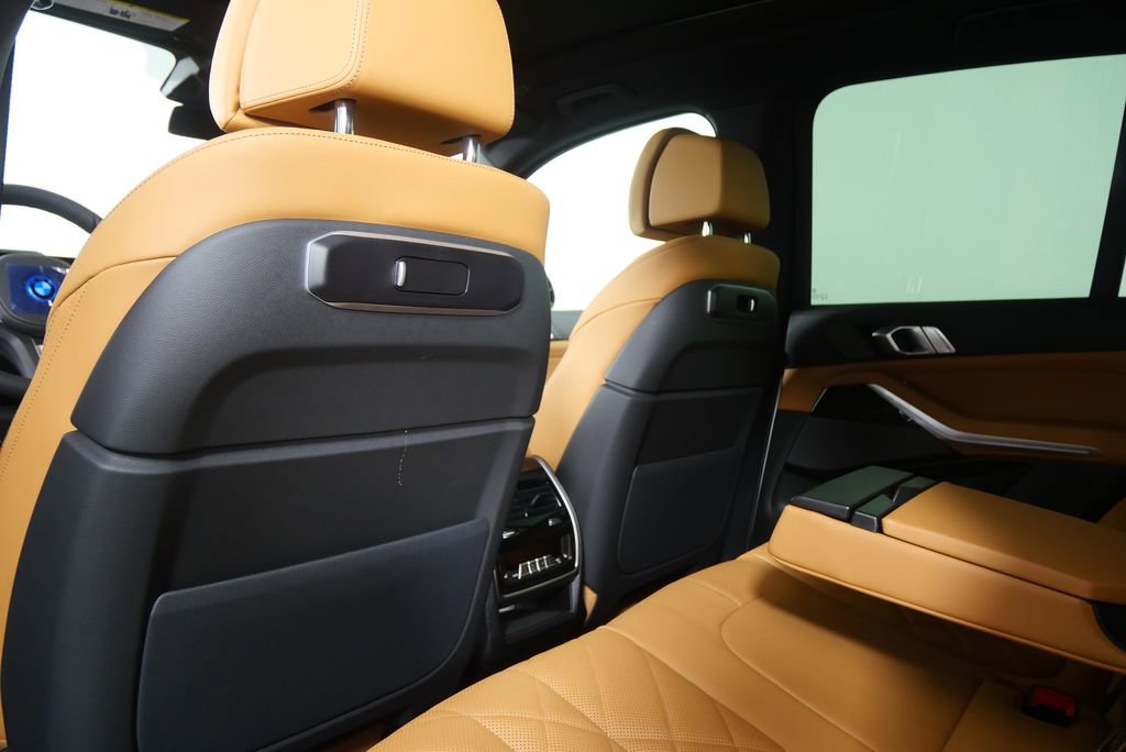 Certified 2026 BMW X5 xDrive50e w/ M Sport Package image 17