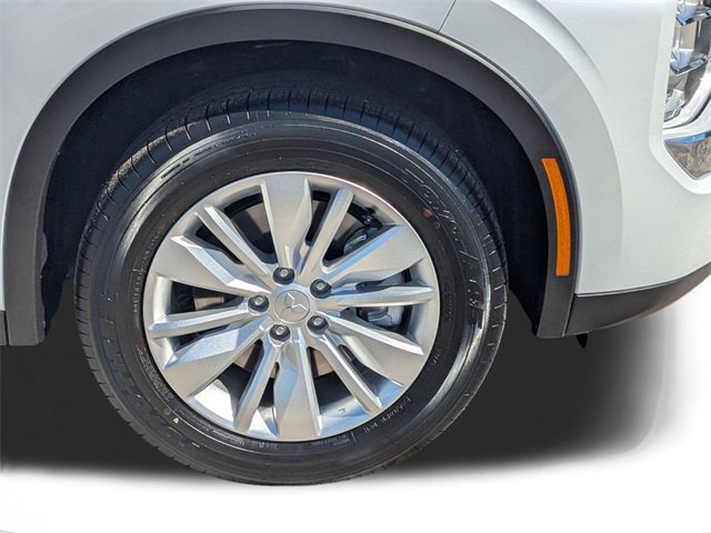 New 2025 Mitsubishi Outlander ES image 10