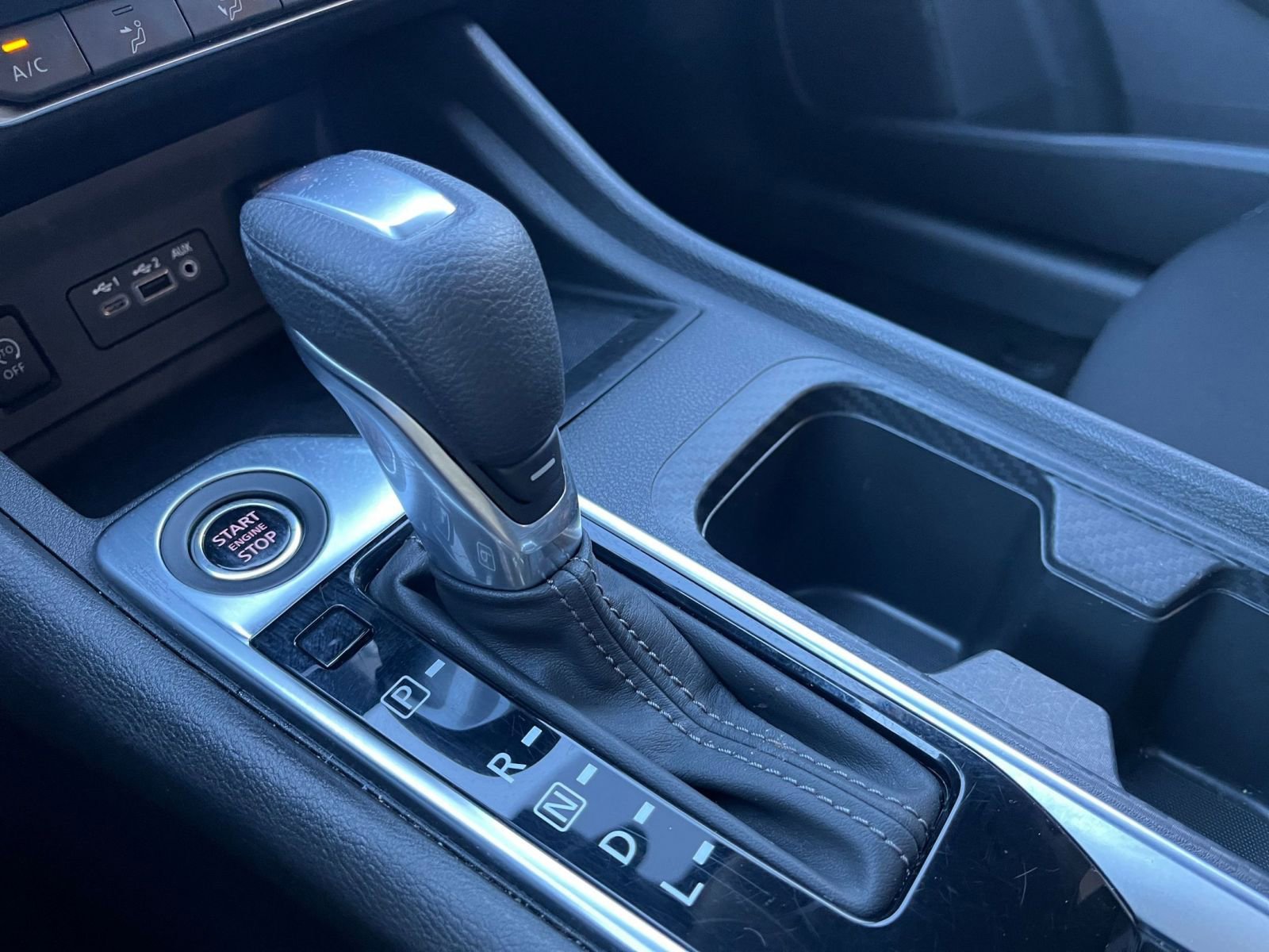 Used 2025 Nissan Sentra SV image 41