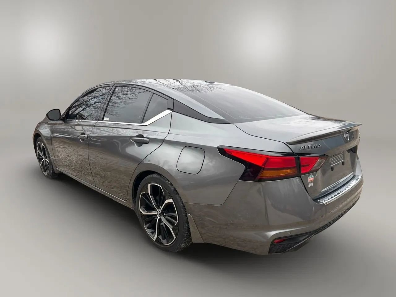 Used 2023 Nissan Altima 2.5 SR w/ SR Premium Package image 6