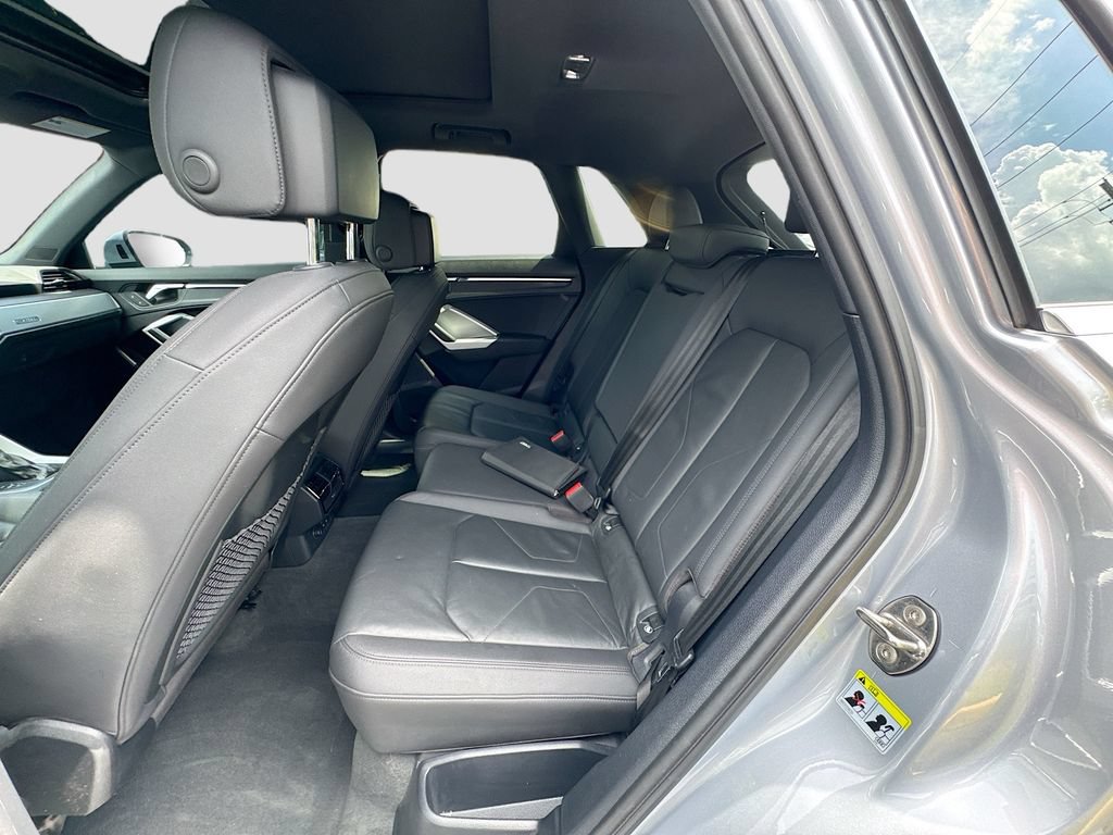 Used 2019 Audi Q3 2.0T Premium w/ Convenience Package AWD/4WD image 25