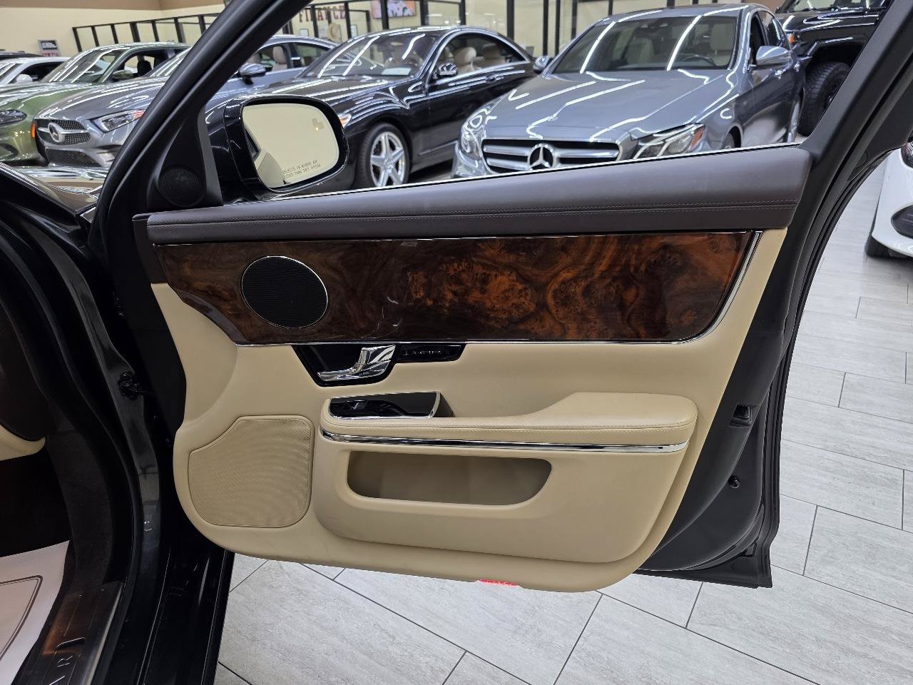 Used 2012 Jaguar XJ RWD image 42