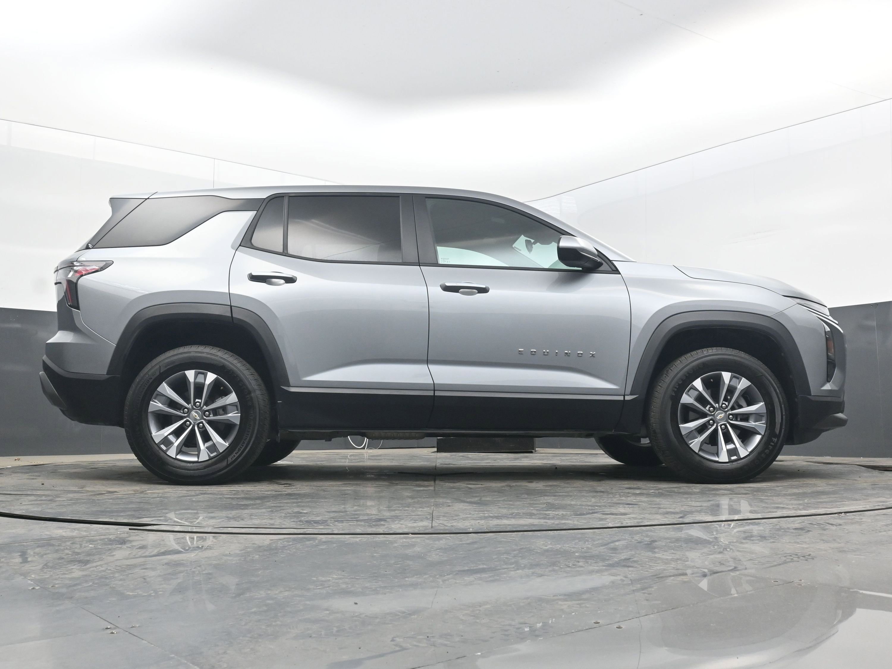 Used 2025 Chevrolet Equinox LT image 27