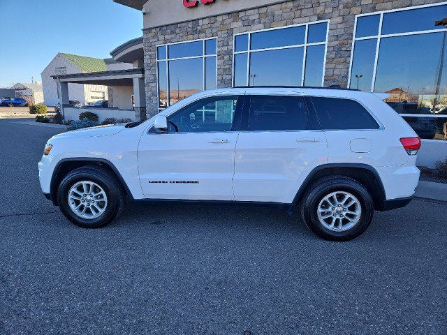 Used 2018 Jeep Grand Cherokee Laredo image 2