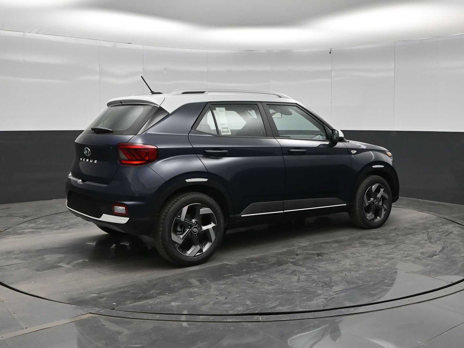 New 2026 Hyundai Venue SEL FWD image 7