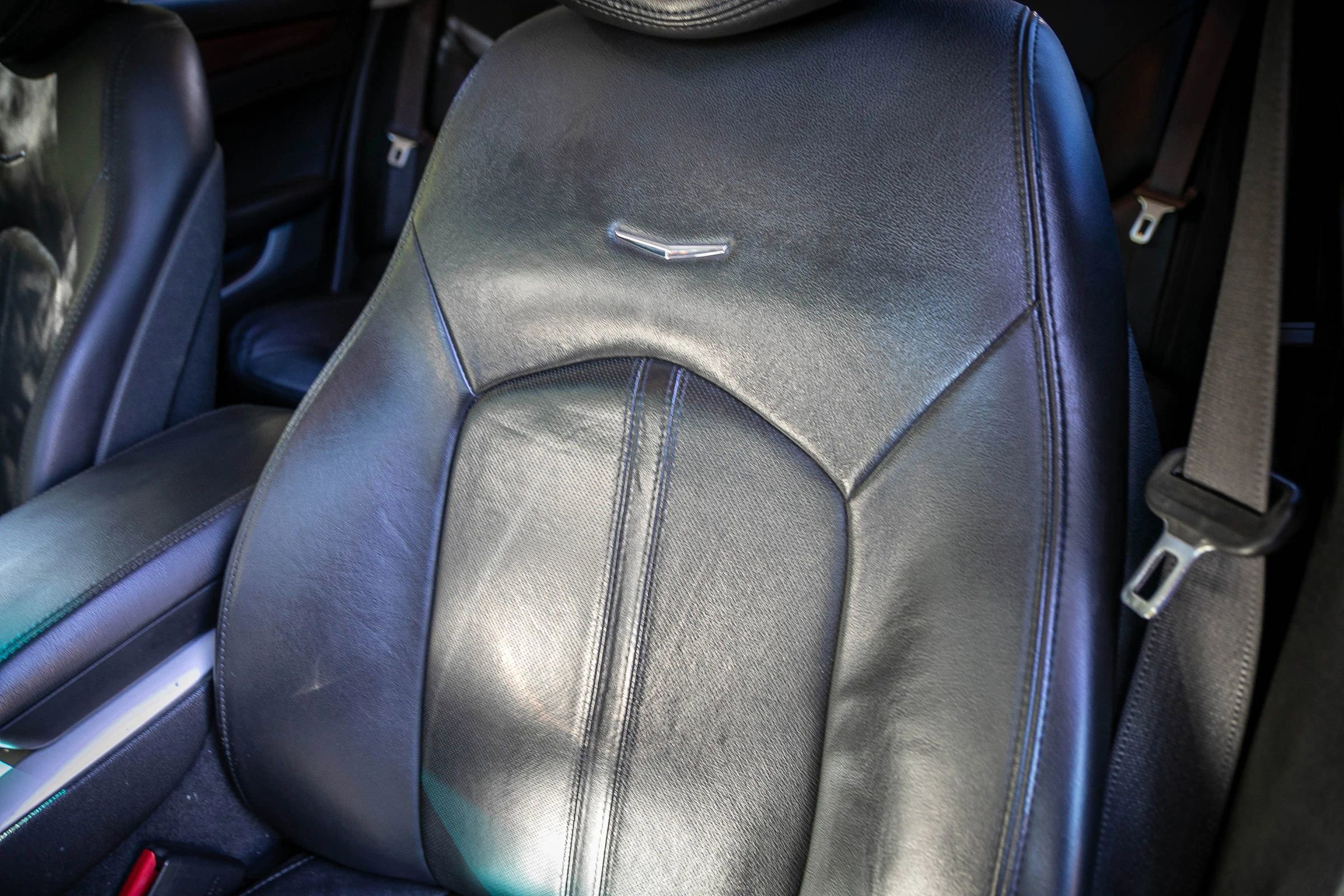 Used 2010 Cadillac CTS Premium image 36