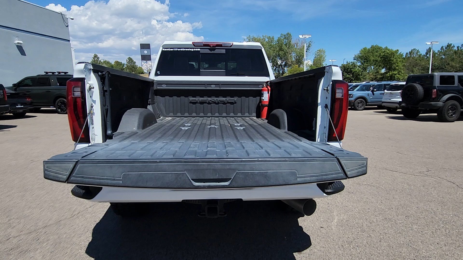 Used 2024 GMC Sierra 3500 Denali Ultimate AWD/4WD image 39