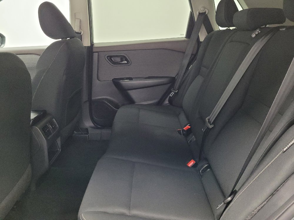 Used 2023 Nissan Rogue S image 18