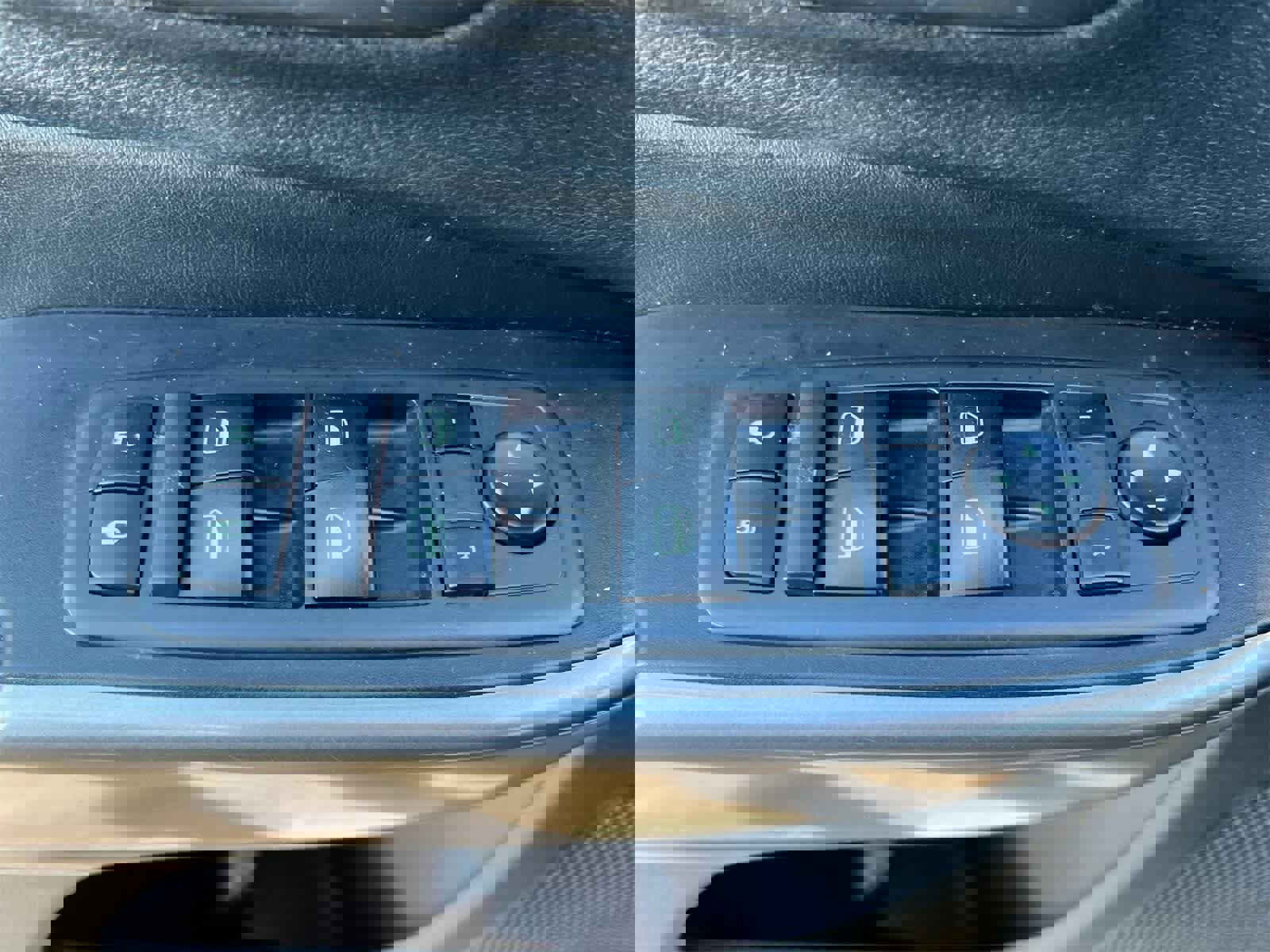 Used 2019 Jeep Cherokee Latitude w/ Popular Appearance Group image 17