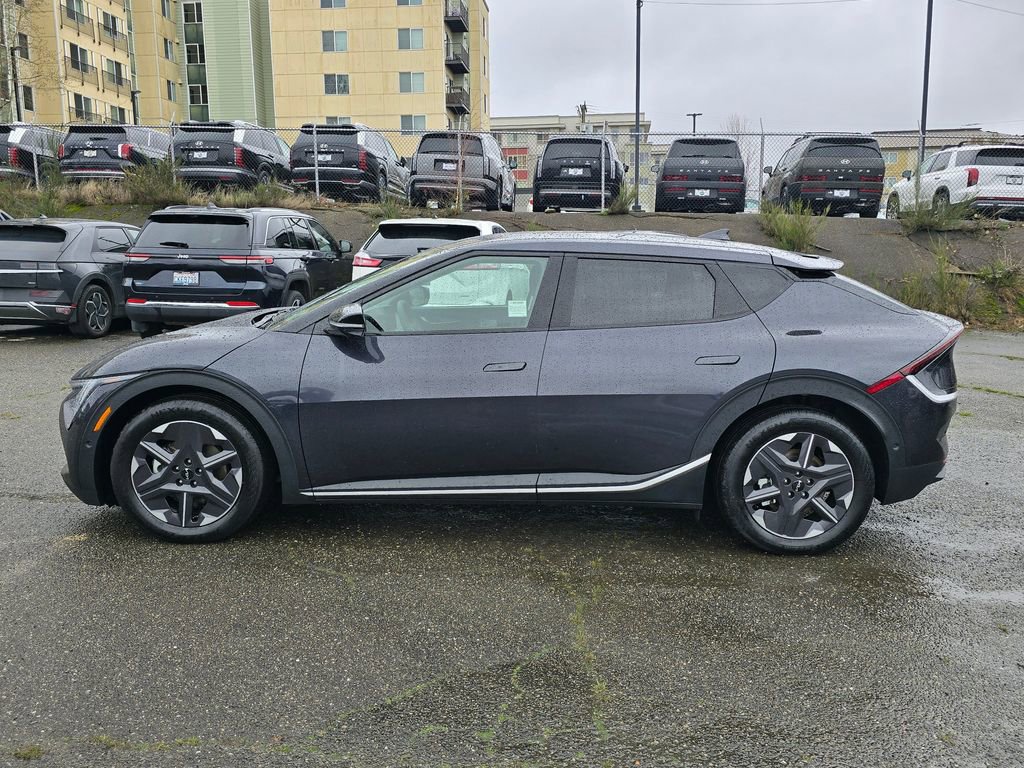 Used 2025 Kia EV6 Light w/ Light LR Technology Package image 6