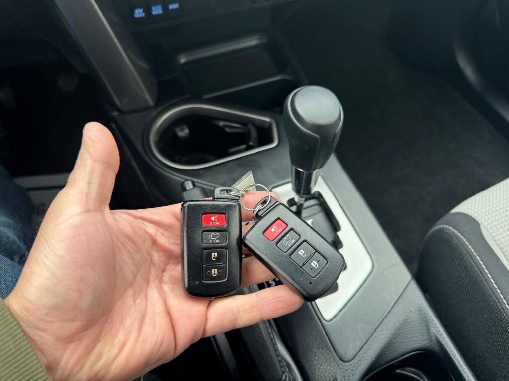 Used 2018 Toyota RAV4 XLE image 20