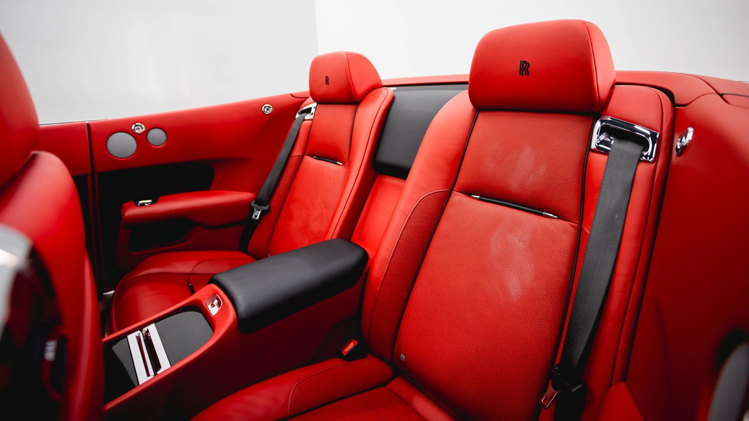 Used 2017 Rolls-Royce Dawn RWD image 50
