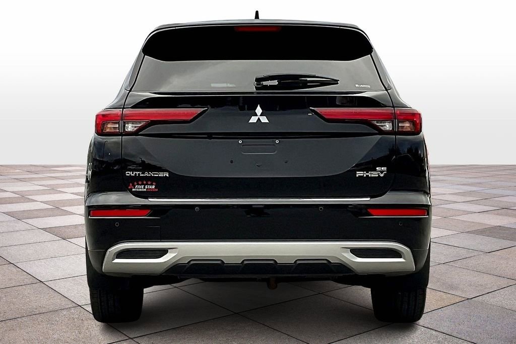 Used 2023 Mitsubishi Outlander SE image 4
