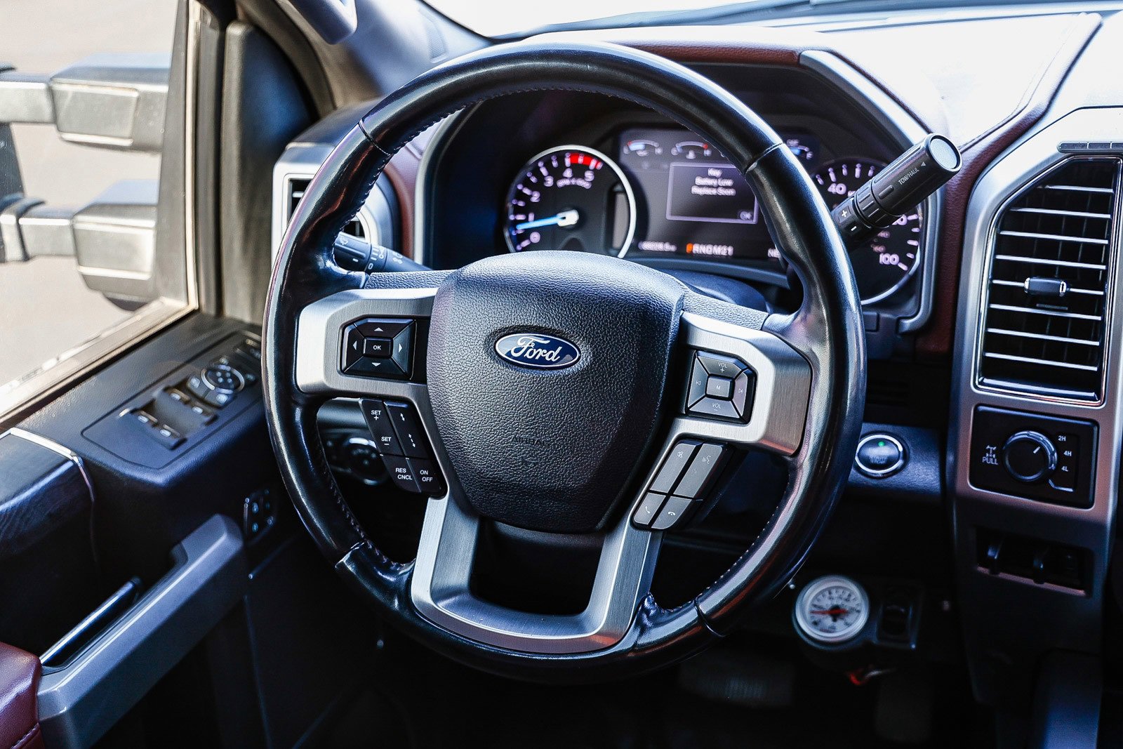 Used 2019 Ford F350 Platinum w/ Platinum Ultimate Package image 13