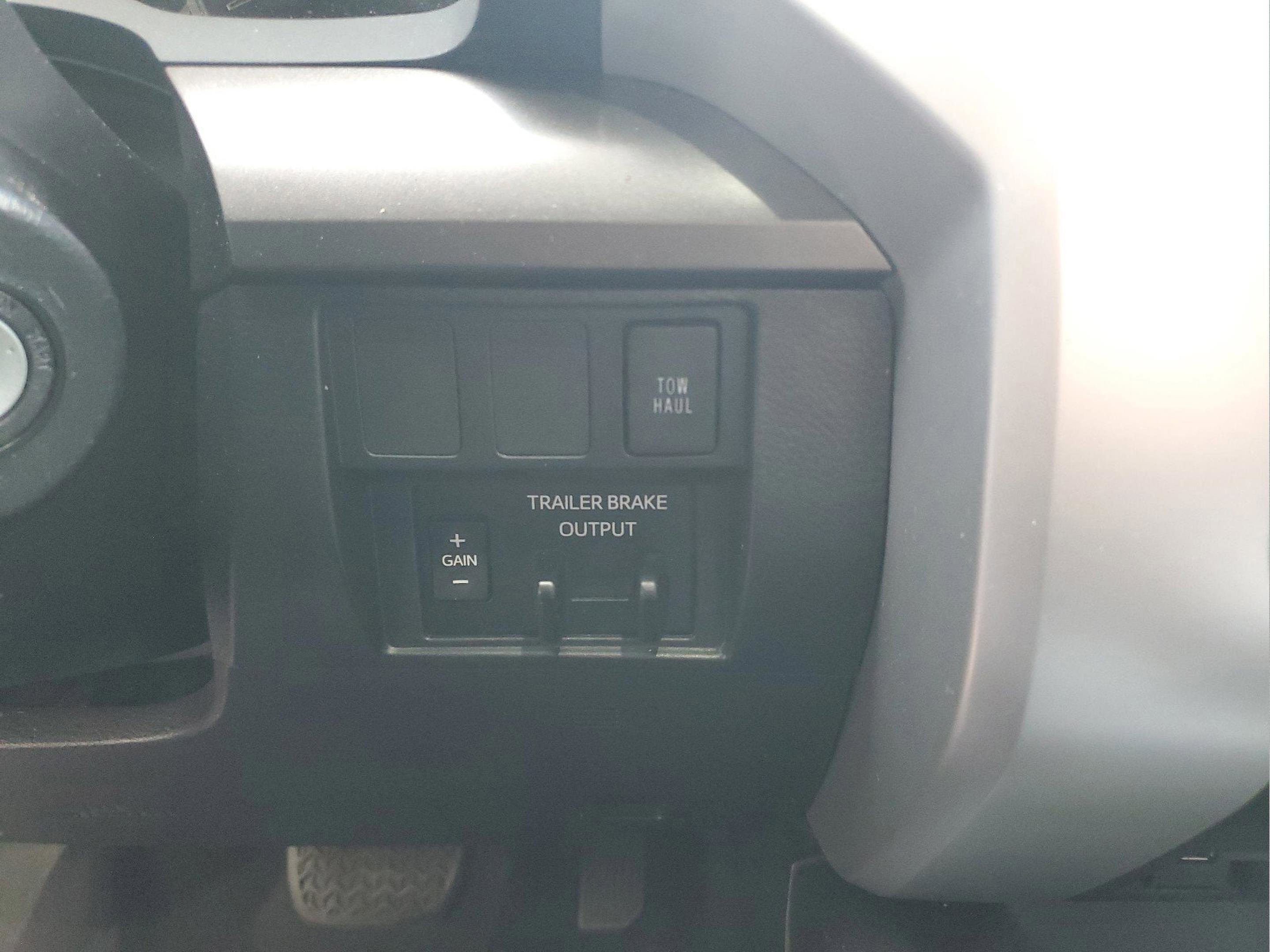 Used 2020 Toyota Tundra SR5 w/ SR5 Upgrade Package image 24