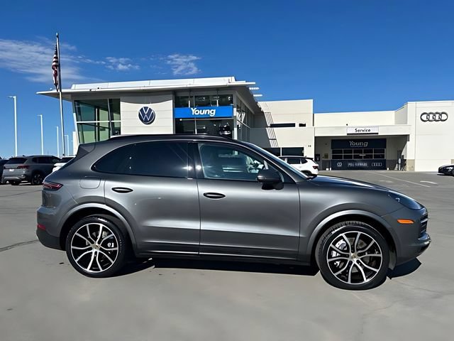 Used 2021 Porsche Cayenne AWD/4WD image 2