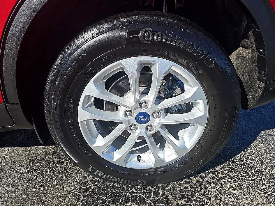 Used 2022 Ford Escape SE w/ Cold Weather Package image 36