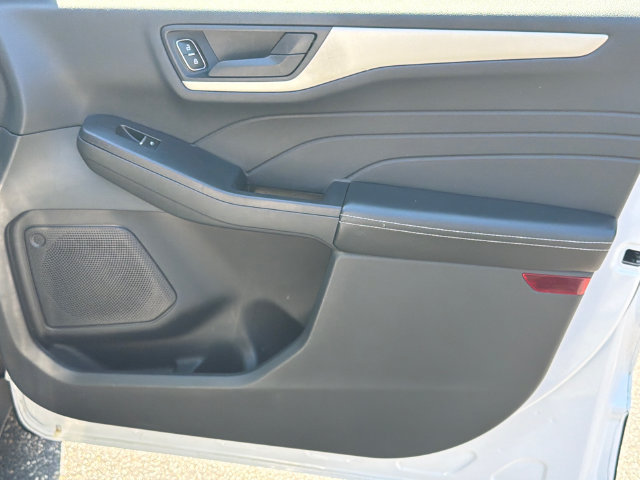 Used 2022 Ford Escape SE FWD image 16