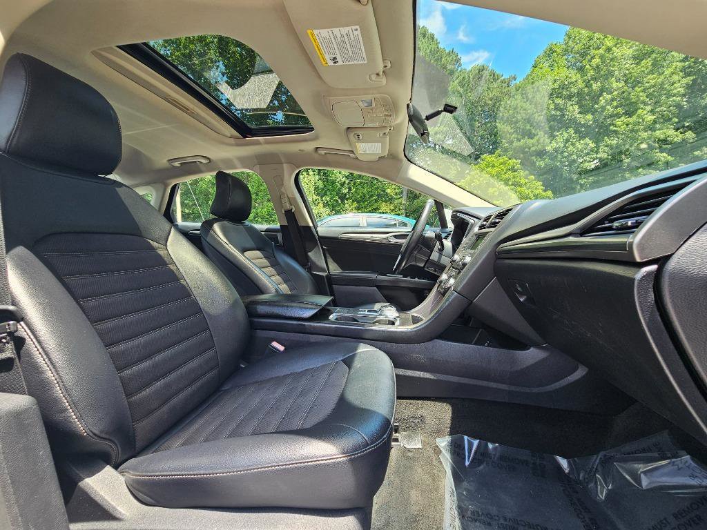 Used 2017 Ford Fusion SE w/ Equipment Group 601A FWD image 44