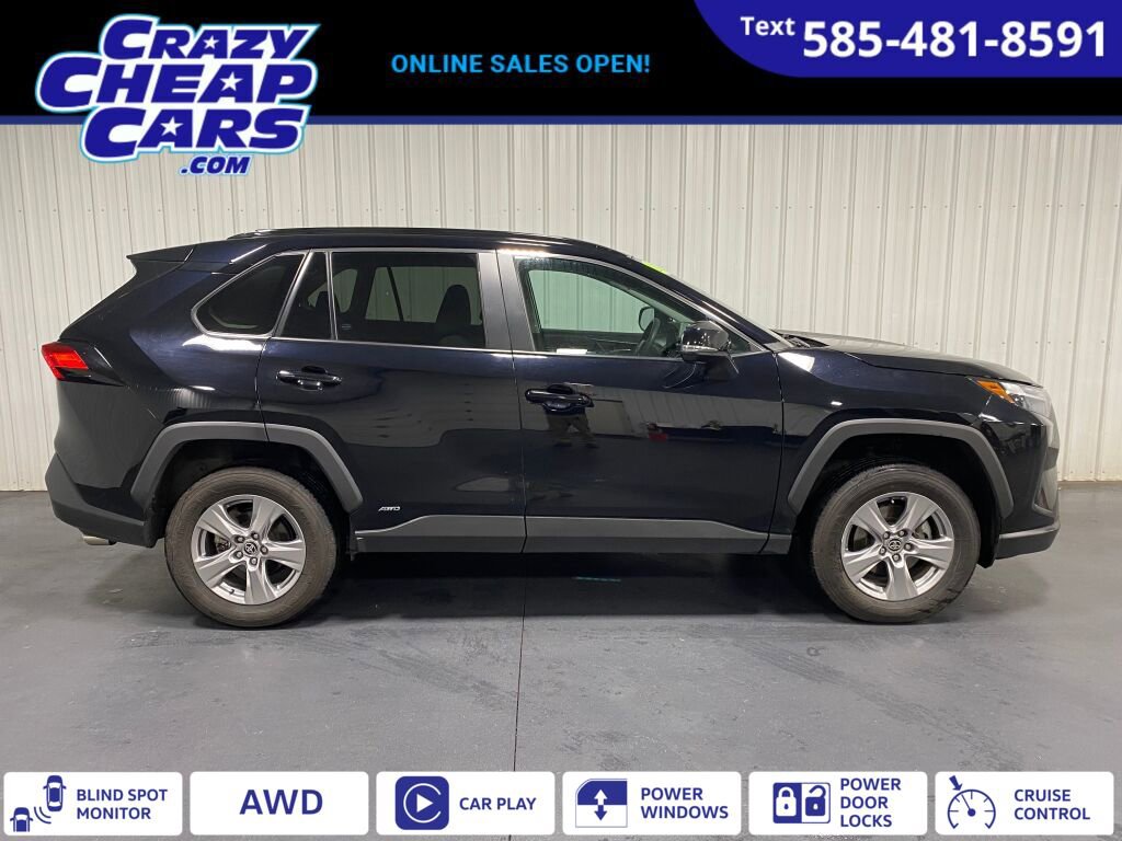 Used 2023 Toyota RAV4 XLE image 1