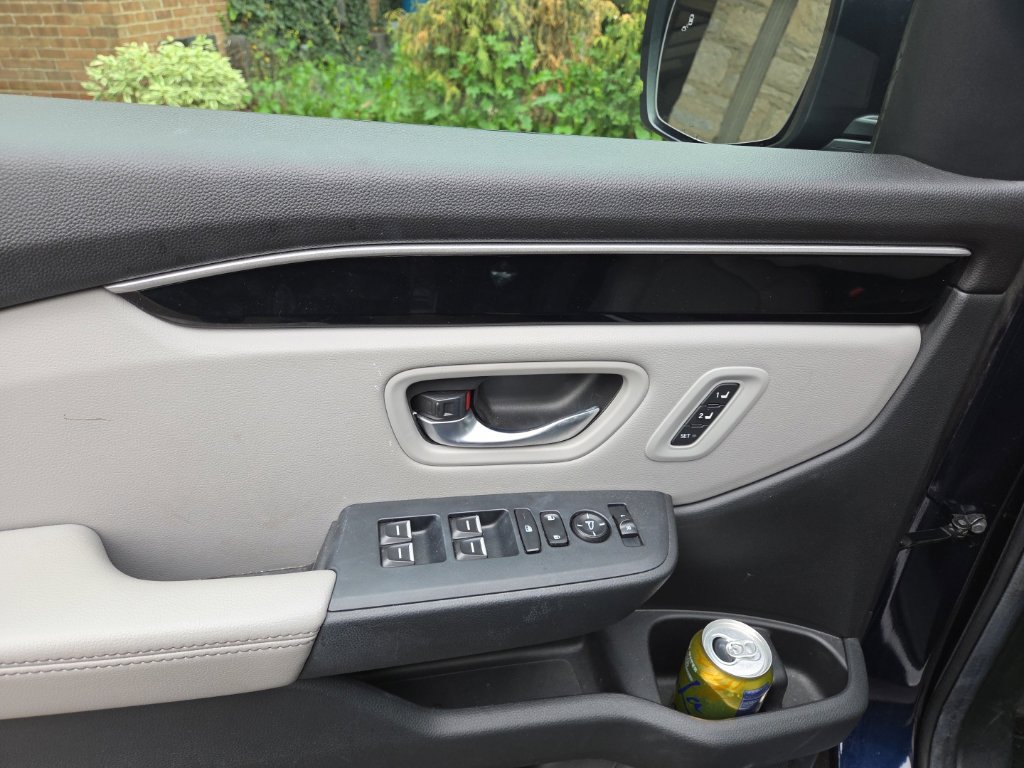 Used 2024 Honda Pilot Touring image 15