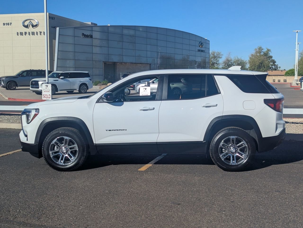 Used 2025 GMC Terrain Elevation image 3