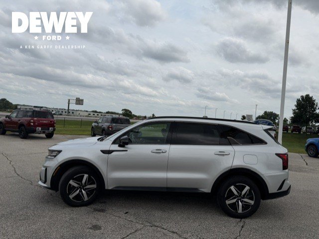 Used 2022 Kia Sorento EX w/ Panoramic Sunroof Package FWD image 5