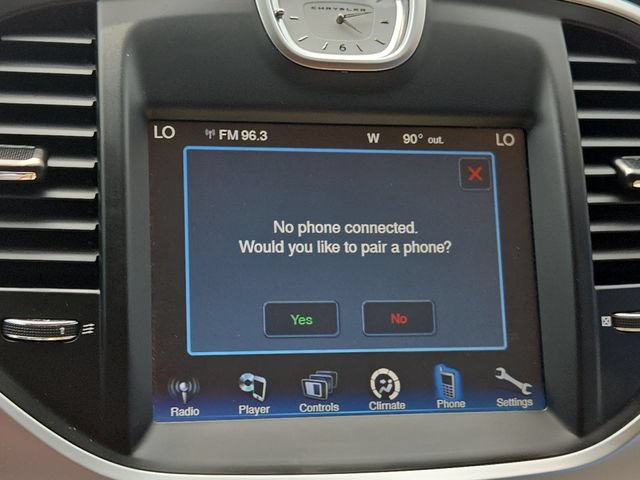 Used 2014 Chrysler 300 RWD image 17