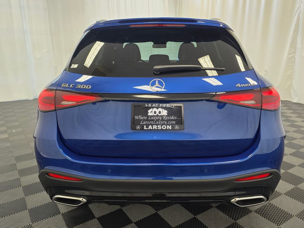 Used 2024 Mercedes-Benz GLC 300 4MATIC image 4