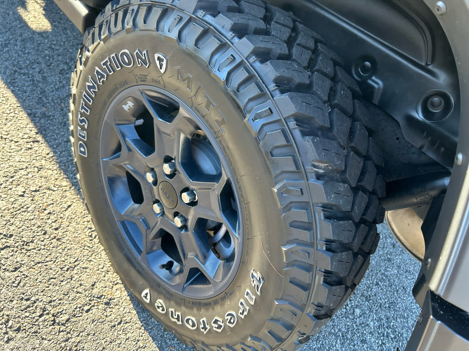 Used 2023 Jeep Wrangler Unlimited w/ Sun & Screen Package image 18